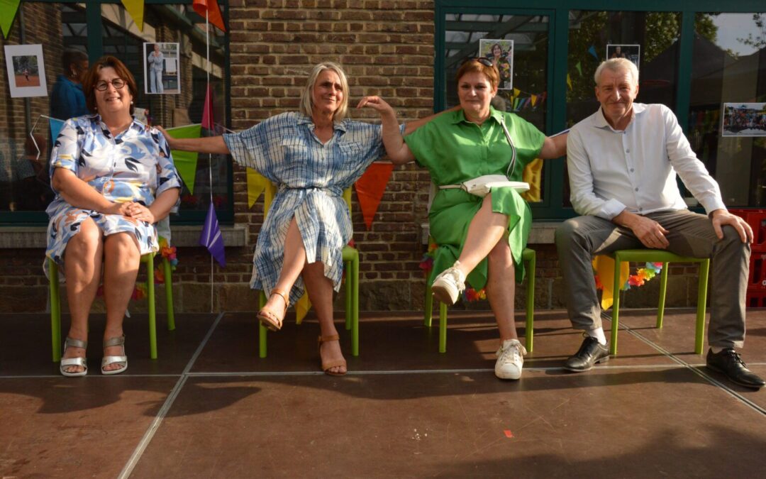 Meester Luc, Juf Erna, Juf Liliane en Juf Kato op pensioen.